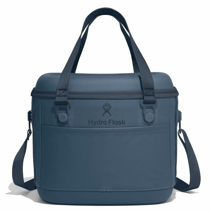 carryouttm-soft-cooler-15-l-w4 12pco384-carryout-cooler-15l-harbor-blue-straight_1.jpg