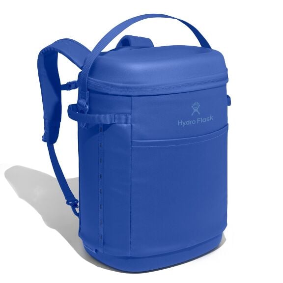 carryouttm-backpack-22-l-k4 18pco382_carryout_backpack_22l_capri_blue_angled_1.jpg