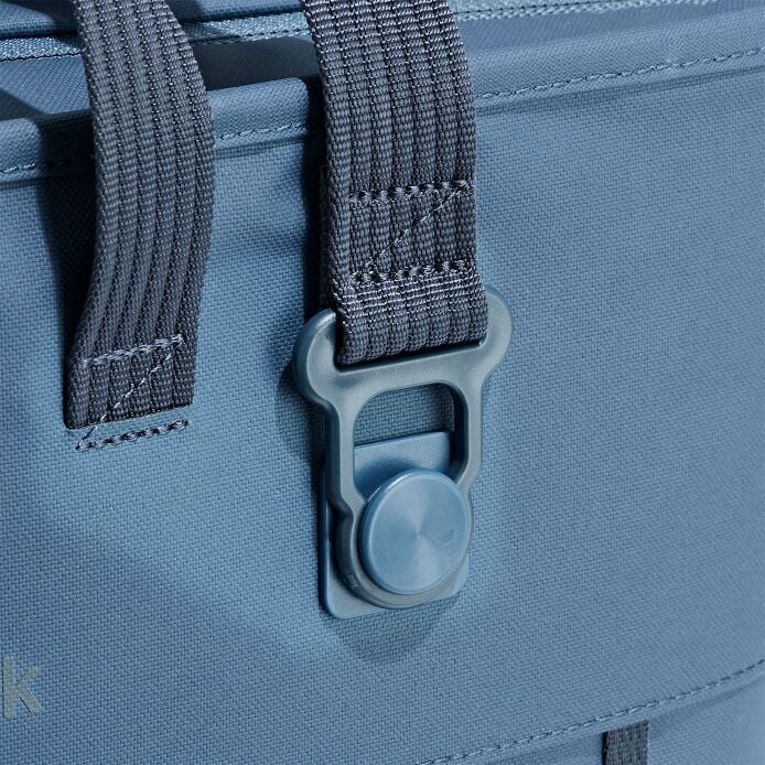 carryouttm-soft-cooler-tote-20-l-l7 250815_hydro_cooler_details_14838_2_4.jpg
