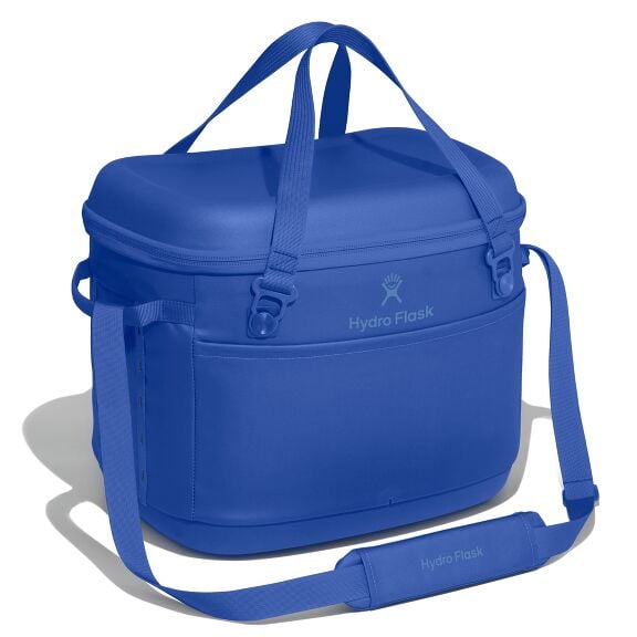 carryouttm-soft-cooler-30-l-a7 cpco382_carryout_cooler_30l_capri_blue_angled_1.jpg