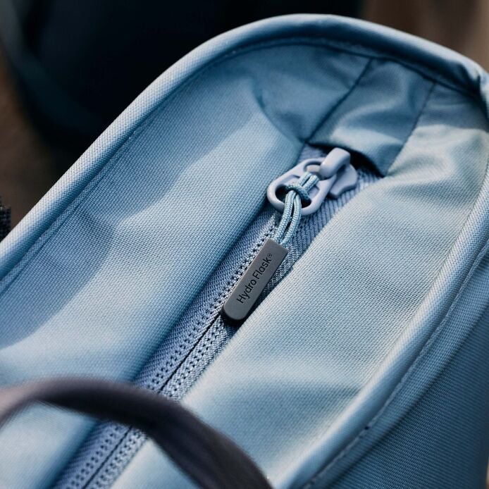 carryouttm-soft-cooler-tote-20-l-l7 hf_carryout_bouwer_d1_l1_torrey_pines_still_life_0112_9.jpg
