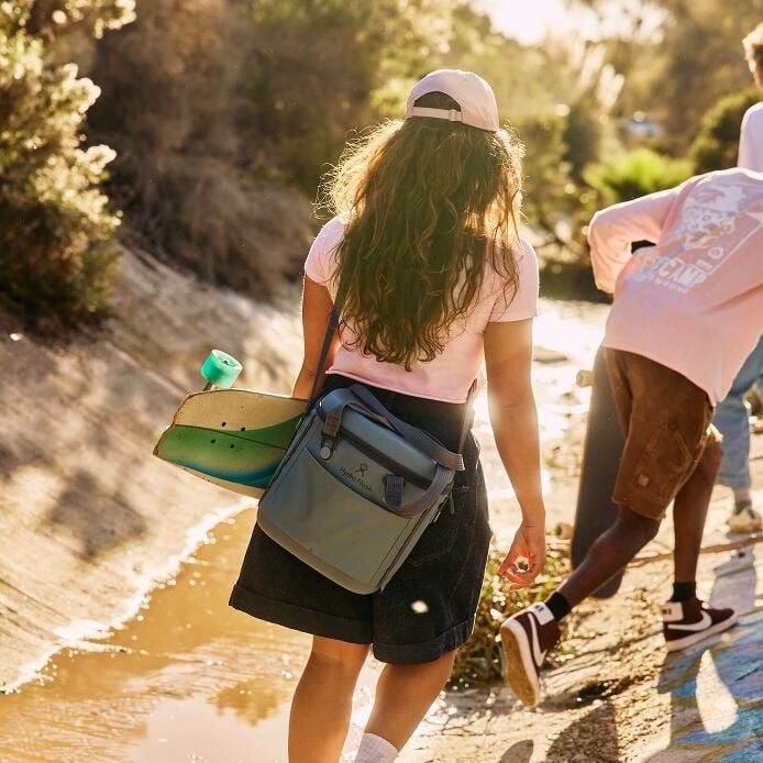 carryouttm-soft-cooler-10-l-d9 hf_carryout_bouwer_d2_l3_skate_ditch_5669_5.jpg