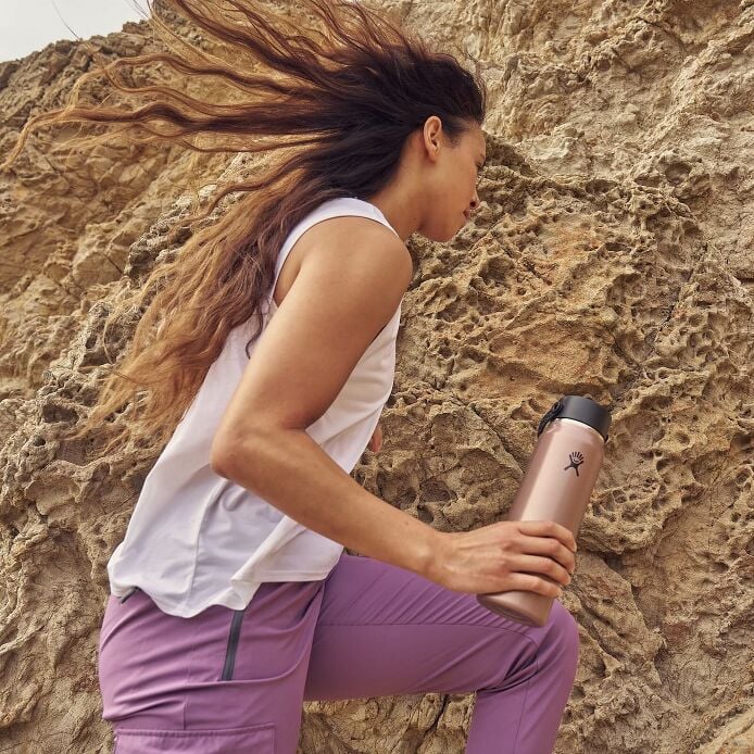 32-oz-lightweight-flex-straw-bottle-d9 hf_s26_lightweight_mcinnis_6946_1_3.jpg