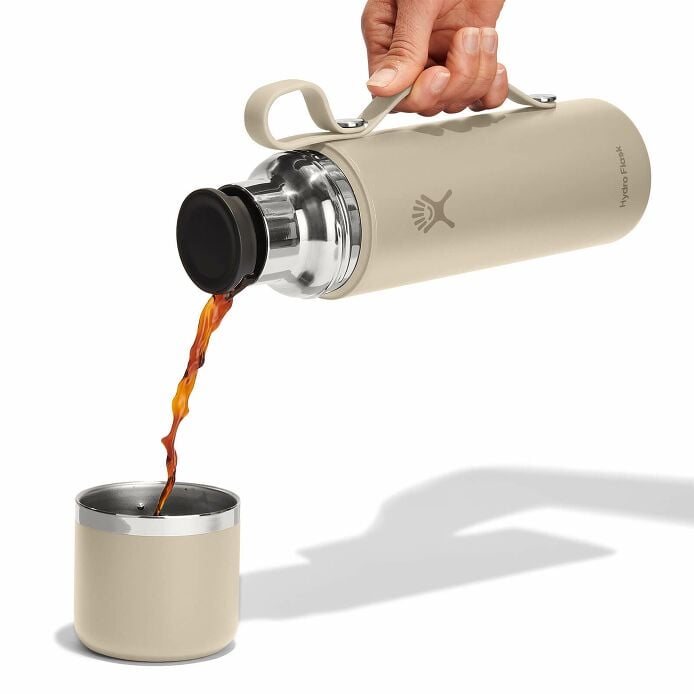 28-oz-hot-flask-and-cup-w6 hot-flask-_-cup-oat-pour.jpg