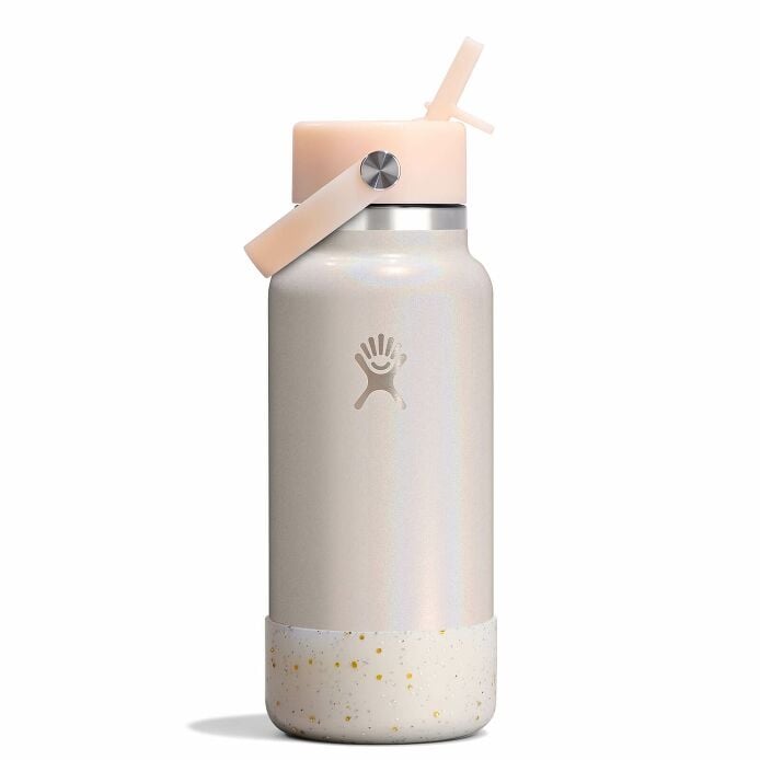 medium-boot-f8 le-f25w32-g-32-oz-wide-flex-straw-cap-glimmer-cream-straight-withboot_1_1_1.jpg