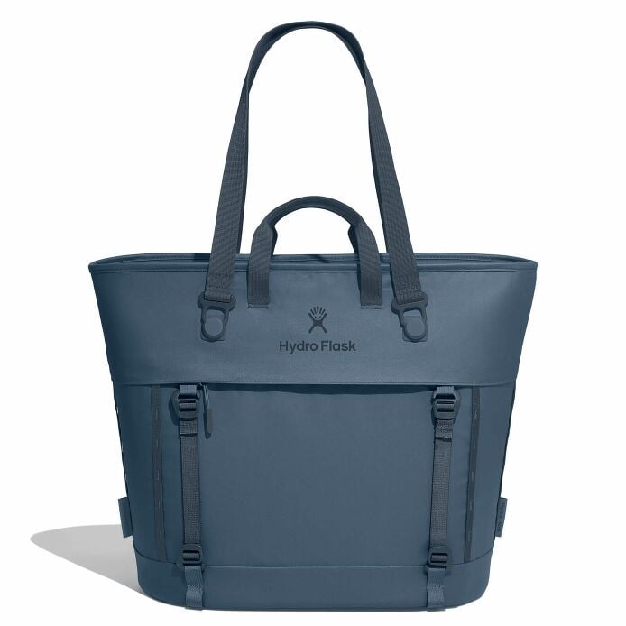 carryouttm-soft-cooler-tote-30-l-m7 maxiit384-carryout-tote-30l-harbor-blue-straight.jpg