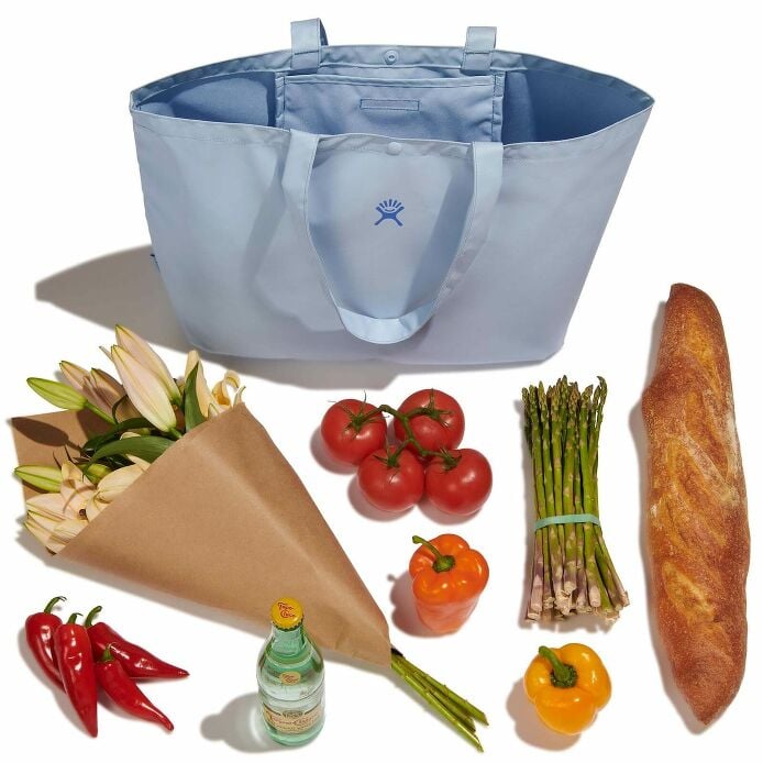 20-l-tag-along-tote-o9 rt20484_20ltagalongtote_surf_packing_1.jpg